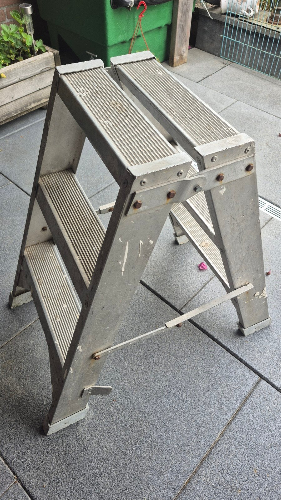 Stevige aluminium trap -  2×3 treden hoogte 70cm, Doe-het-zelf en Verbouw, Ladders en Trappen, Ophalen of Verzenden