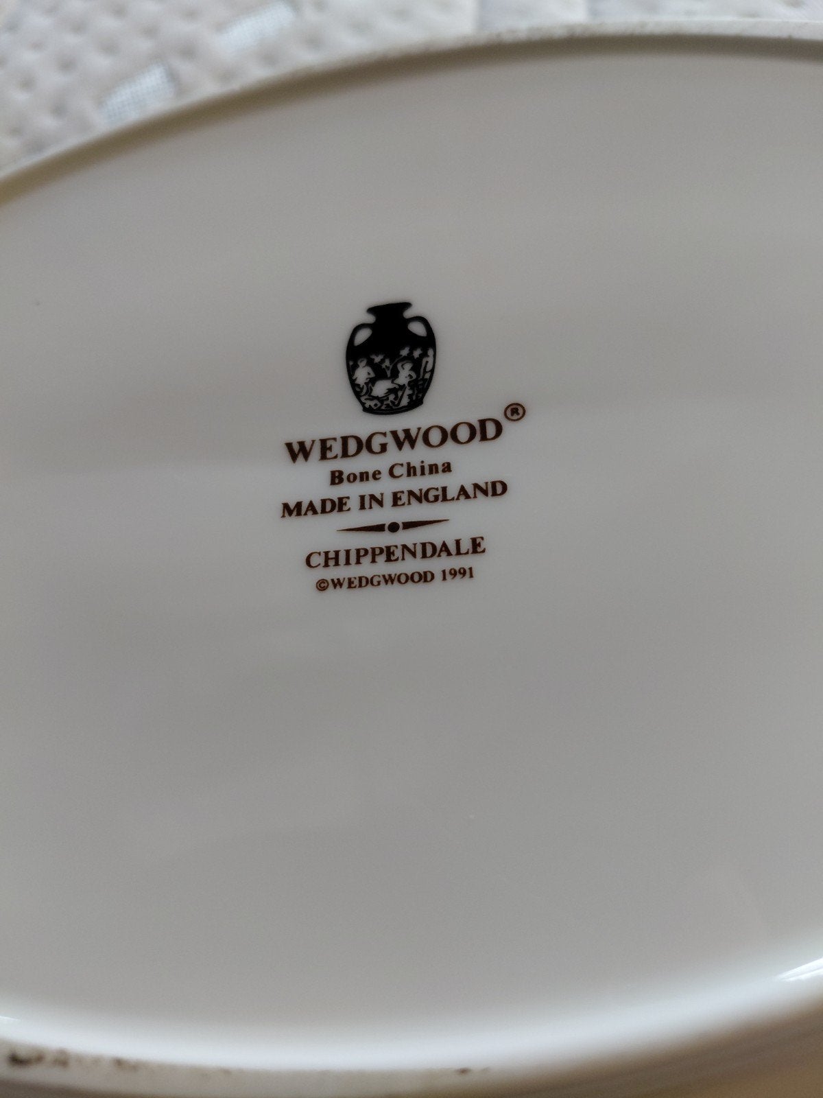 Wedgwood Chippendale serveerschaal en dekschaal, Ophalen of Verzenden
