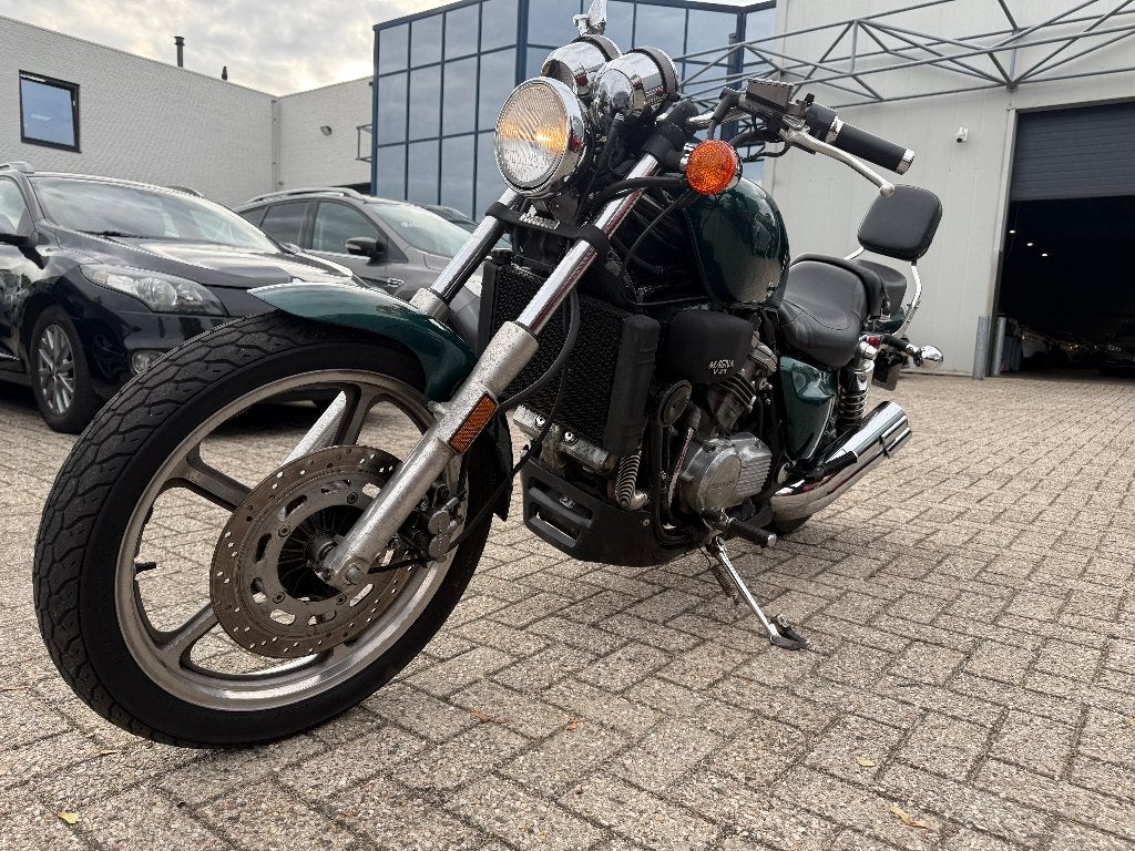 Honda Super Magna 700, Motoren, Cardan-aandrijving, 4 cilinders, Meer dan 35 kW, Handgeschakeld