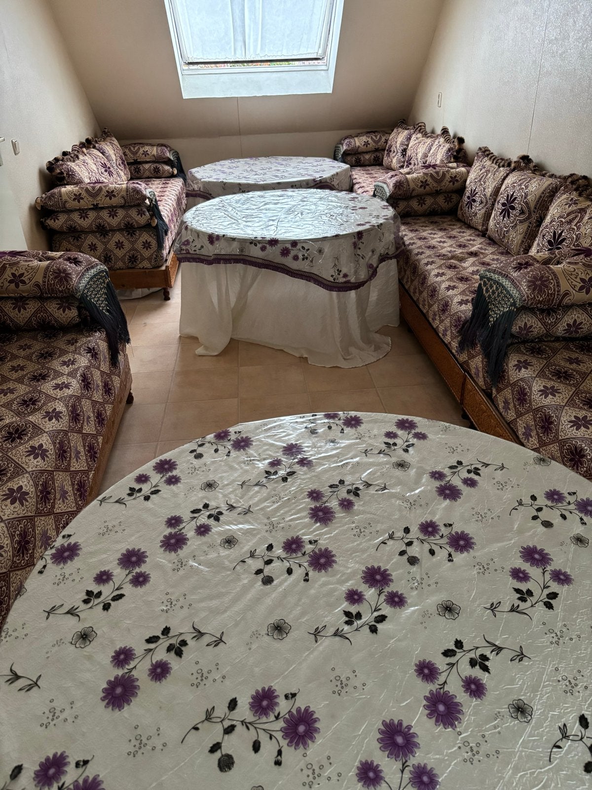 Marokkaanse banken(Seddari) set met tafels, Gebruikt, Hoekbank, 300 cm of meer, 75 tot 100 cm