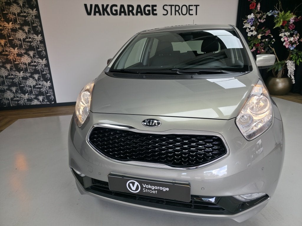 Kia Venga 1.4 CVVT Dyn.PlusL | cruise | navi | BT | trekh |, Auto's, Dealer onderhouden, Gebruikt, 4 cilinders, 1396 cc