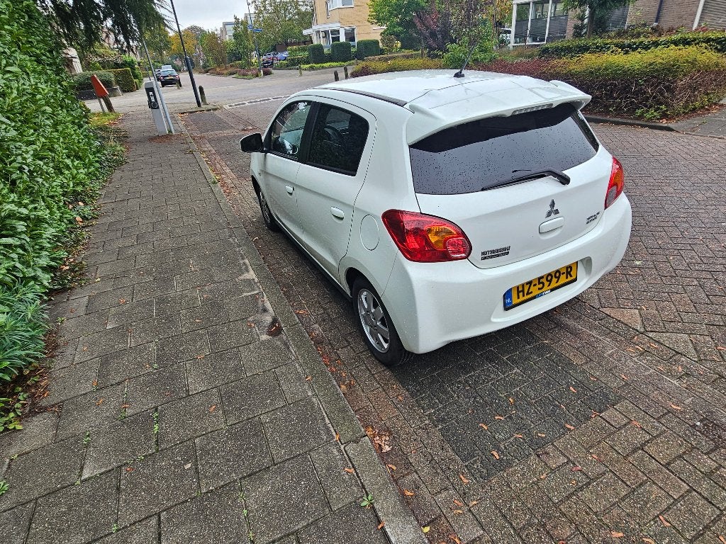Mitsubishi Space Star 1.0 Mivec 71PK Cleartec Auto Stop & Go, Stof, Zwart, 840 kg, Wit