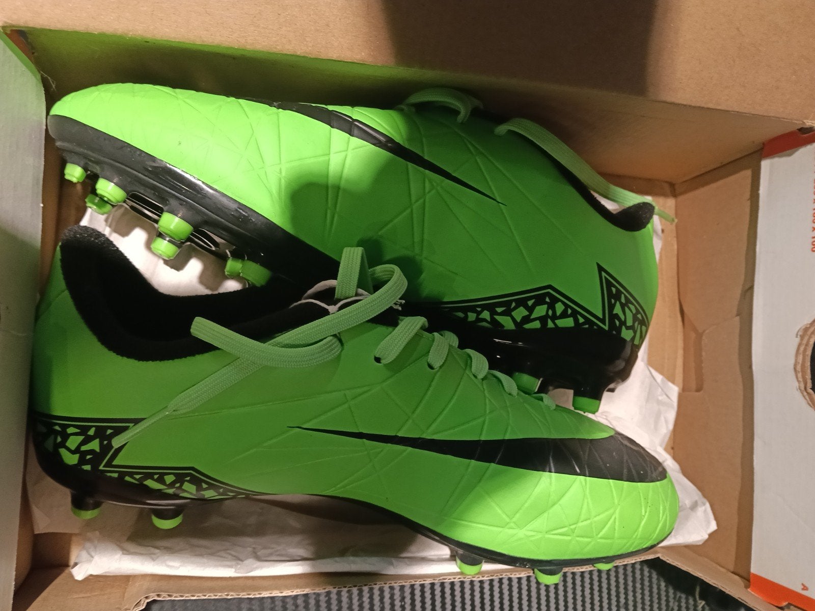 Nike JR Hypervenom Phelon II FG Voetbalschoenen - Maat 35.5, Sport en Fitness, Maat XS of kleiner, Ophalen of Verzenden, Nieuw
