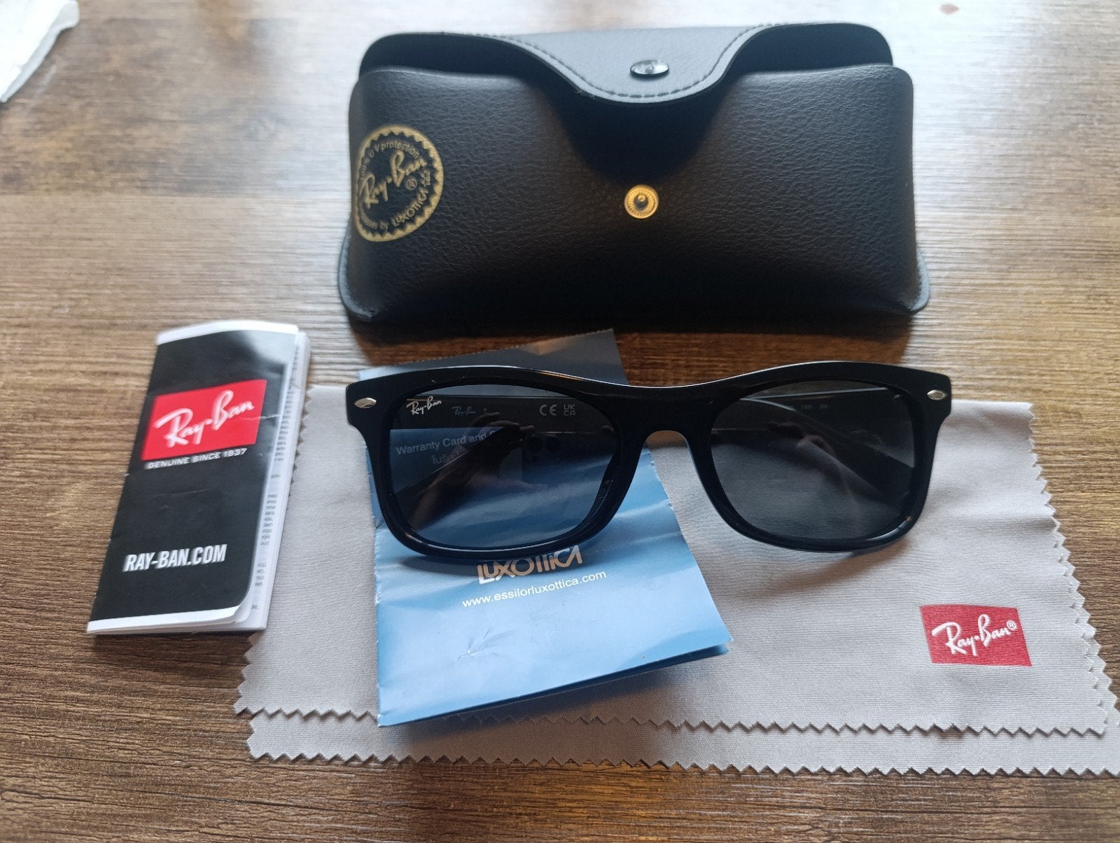Ray-Ban zonnebril – compleet met originel, Sieraden, Tassen en Uiterlijk, Zonnebrillen en Brillen | Heren, Ophalen, Zo goed als nieuw