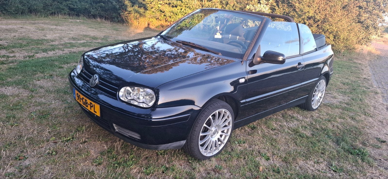 Volkswagen Golf 1.8 Cabriolet 55KW 2000 Blauw, Auto's, 74 pk, 4 cilinders, Cabriolet, 49 €/maand