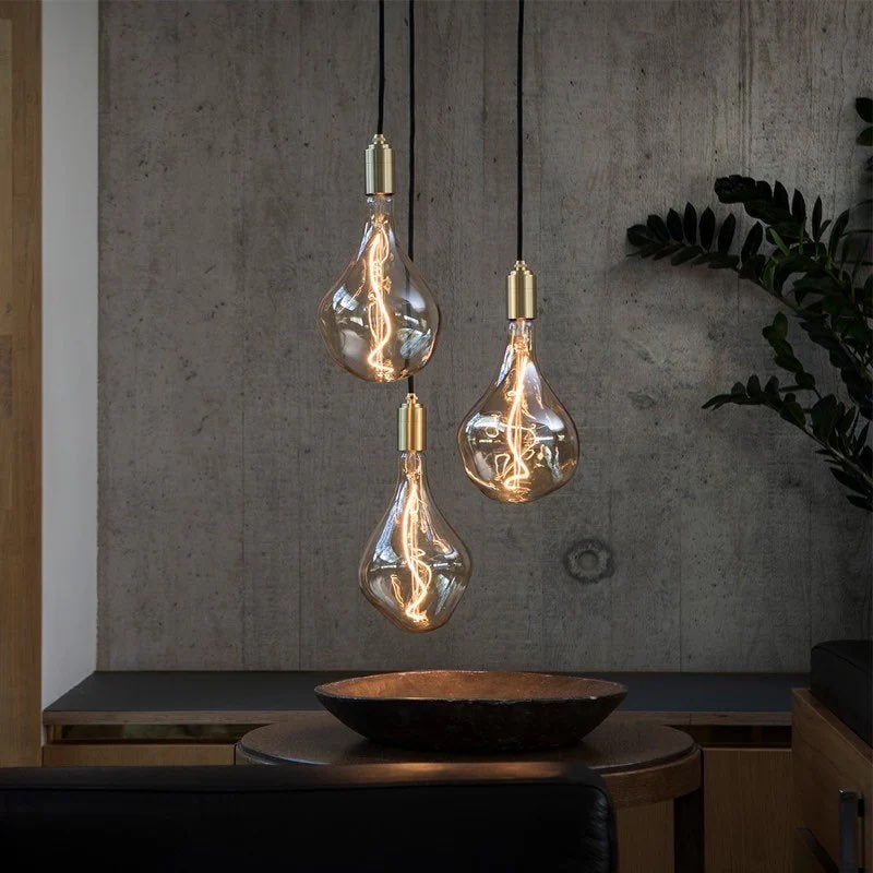 2 Stuks Tala Brass Pendant hanglampen NIEUW, Huis en Inrichting, Ophalen of Verzenden, Nieuw, Metaal, E27 (groot)