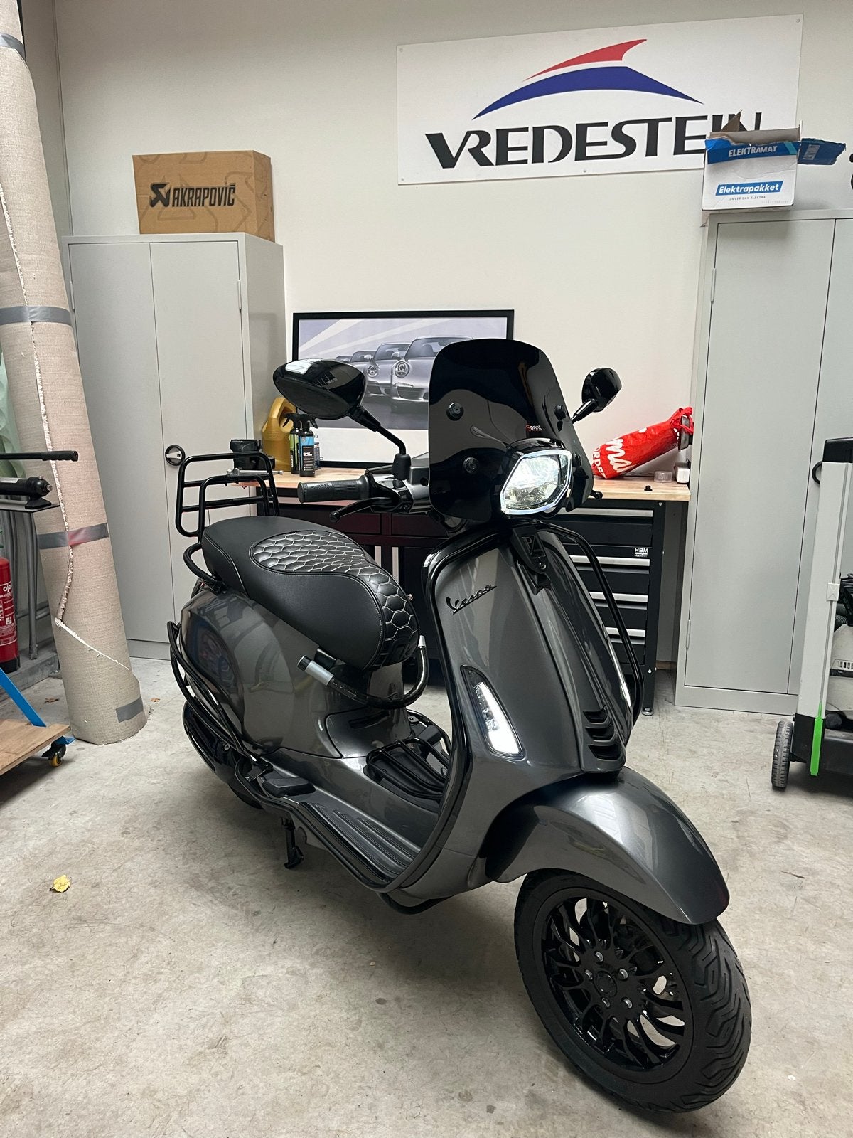 Vespa Sprint 50cc iget E5 agaat grijs, Fietsen en Brommers, Ophalen, Overige modellen, Maximaal 45 km/u, Zo goed als nieuw