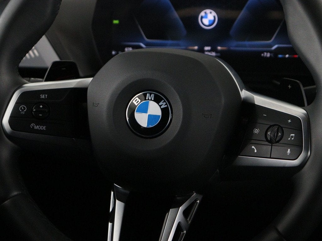 BMW 1 Serie 120 M Sport (bj 2025, automaat), Auto's, Gebruikt, 156 pk, Met garantie (alle), Zwart