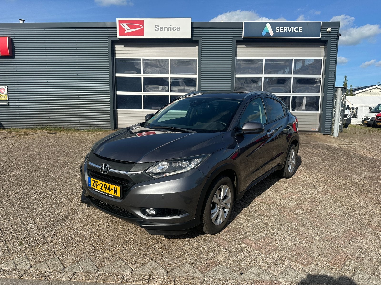 Honda HR-V EXECUTIVE 1.5 I-vtec 130pk CVT 2017, Auto's, Dealer onderhouden, 1498 cc, Zwart, Met garantie (alle)
