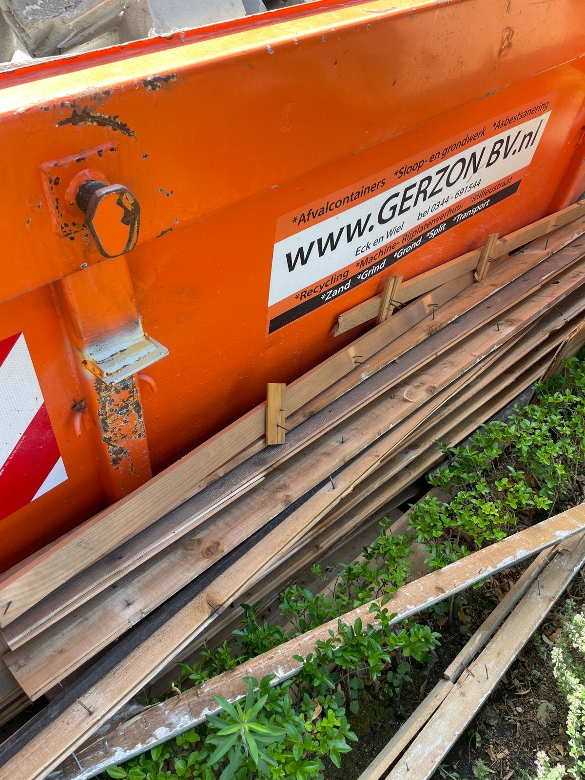 Gratis brandhout: schone planken met spijkers, Tuin en Terras, Minder dan 3 m³, Ophalen, Overige houtsoorten, Blokken
