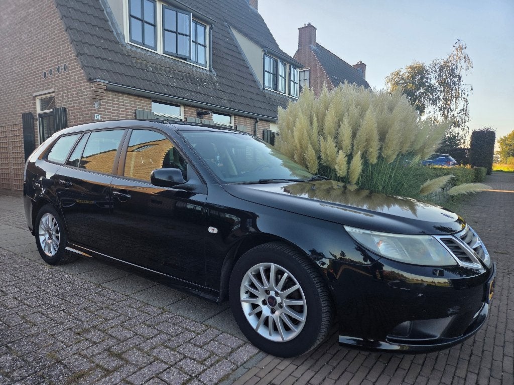 Saab 9-3 1.8 I Estate 2007 Zwart 122pk 1100 euro, Auto's, Dealer onderhouden, 4 cilinders, Origineel Nederlands, Handgeschakeld