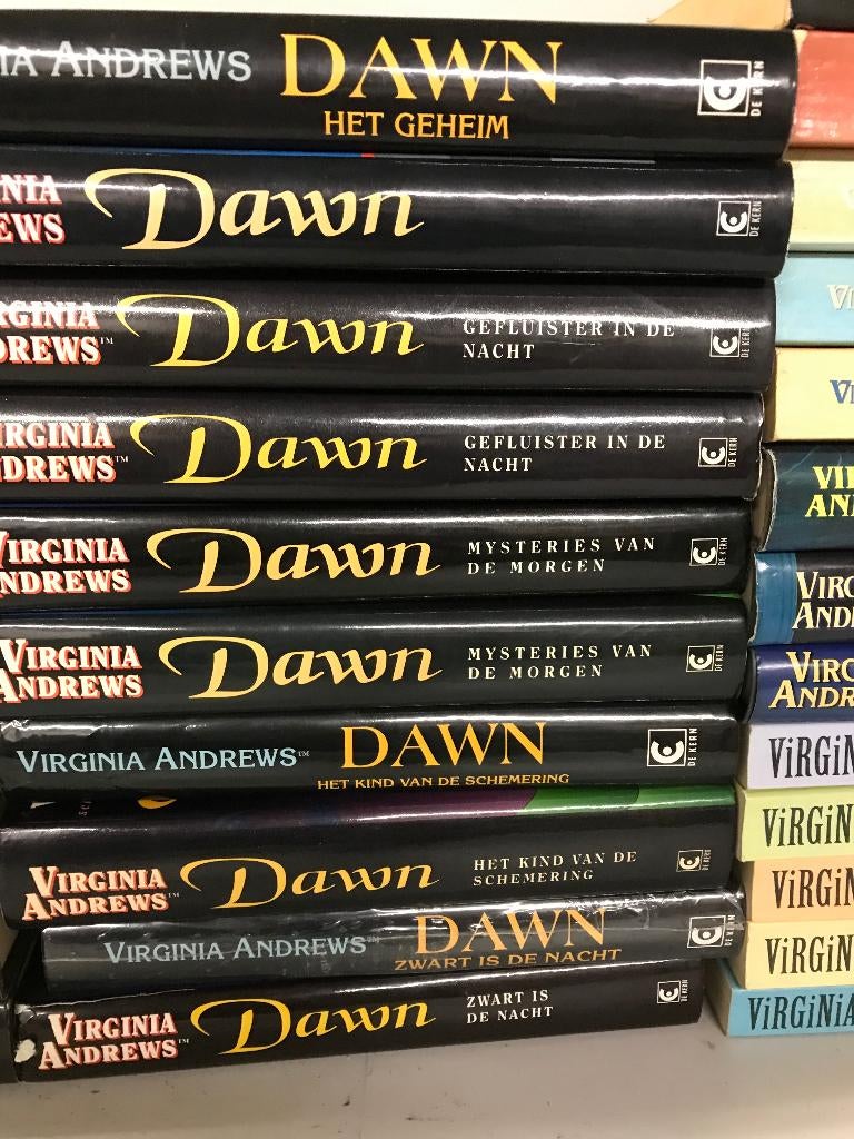 boeken en Omnibussen van Virginia Andrews Zie actuele lijst, Boeken, Ophalen of Verzenden, Gelezen, Virginia Andrews, Wereld overig
