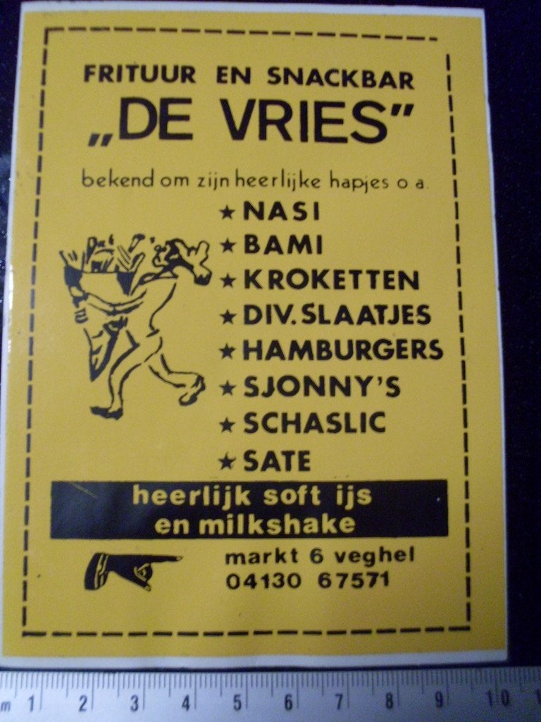 sticker frituur snackbar de Vries veghel logo, Verzenden, Zo goed als nieuw, Bedrijf of Vereniging