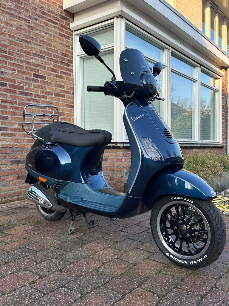 Vespa LX50 2T - 4400km - bezorging in overleg, Fietsen en Brommers, Scooters | Vespa, Ophalen, Maximaal 45 km/u, Zo goed als nieuw