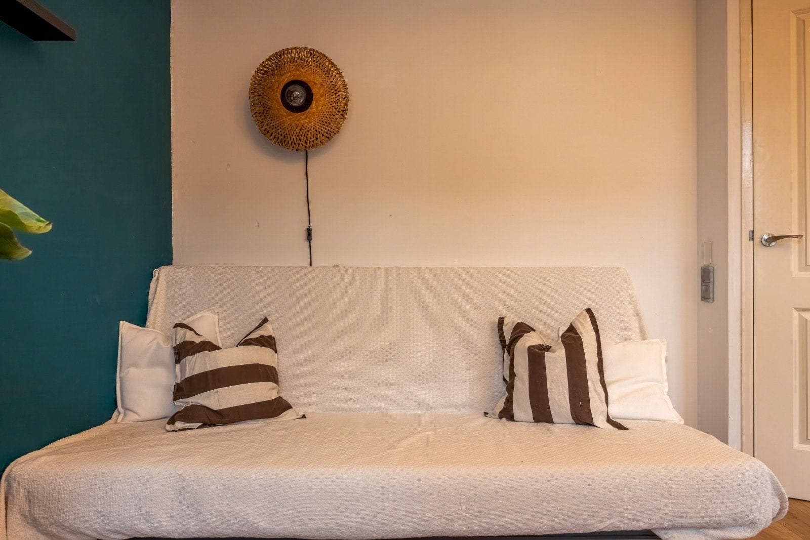 Ikea slaapbank met grijze hoes en fijne topper (140cm), Ophalen, Tweepersoons, 140 cm, Zo goed als nieuw
