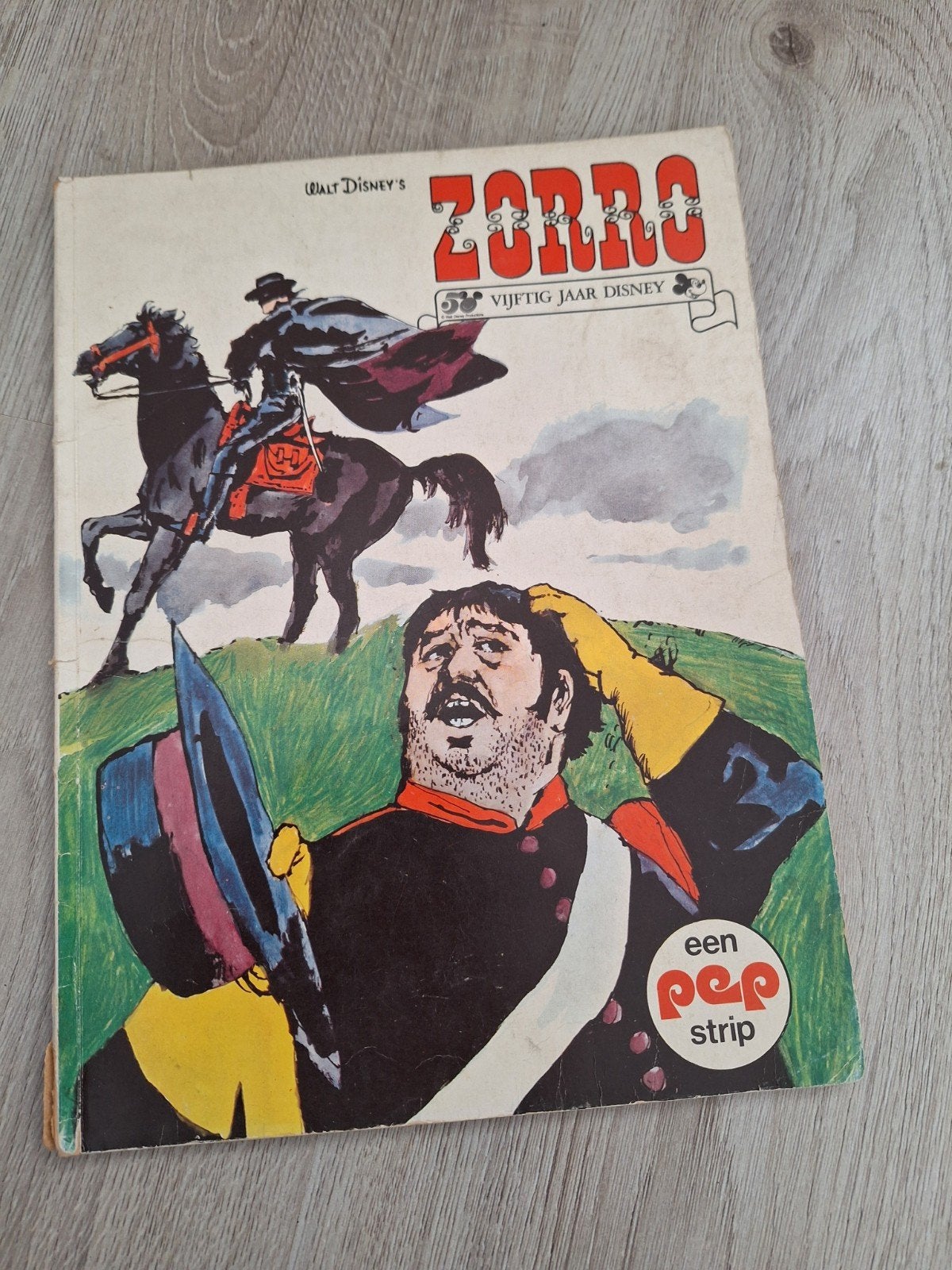 Walt Disney's Zorro - Vijftig Jaar Disney (Pep Strip), Boeken, Eén stripboek, Ophalen of Verzenden, Gelezen, Walt Disney