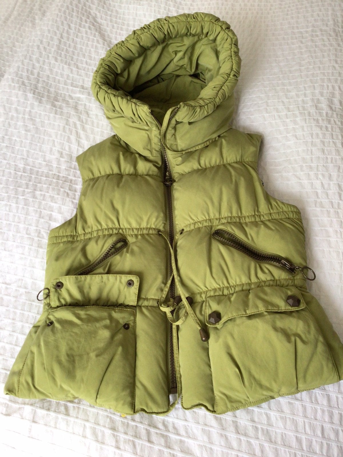 Bodywarmer Daite, capuchon pastel li-groen mt 38 skiëen, Kleding | Dames, Ophalen of Verzenden, Zo goed als nieuw, Maat 38/40 (M)