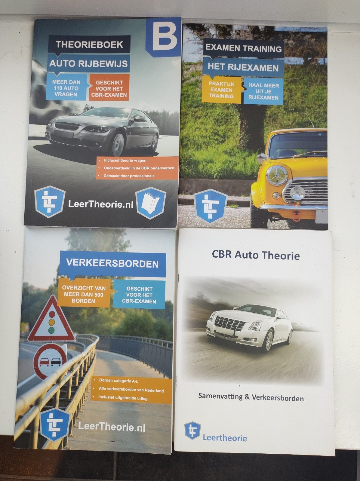 4 nette theorieboeken voor rijexamen (auto), Ophalen of Verzenden, Zo goed als nieuw, Overige niveaus