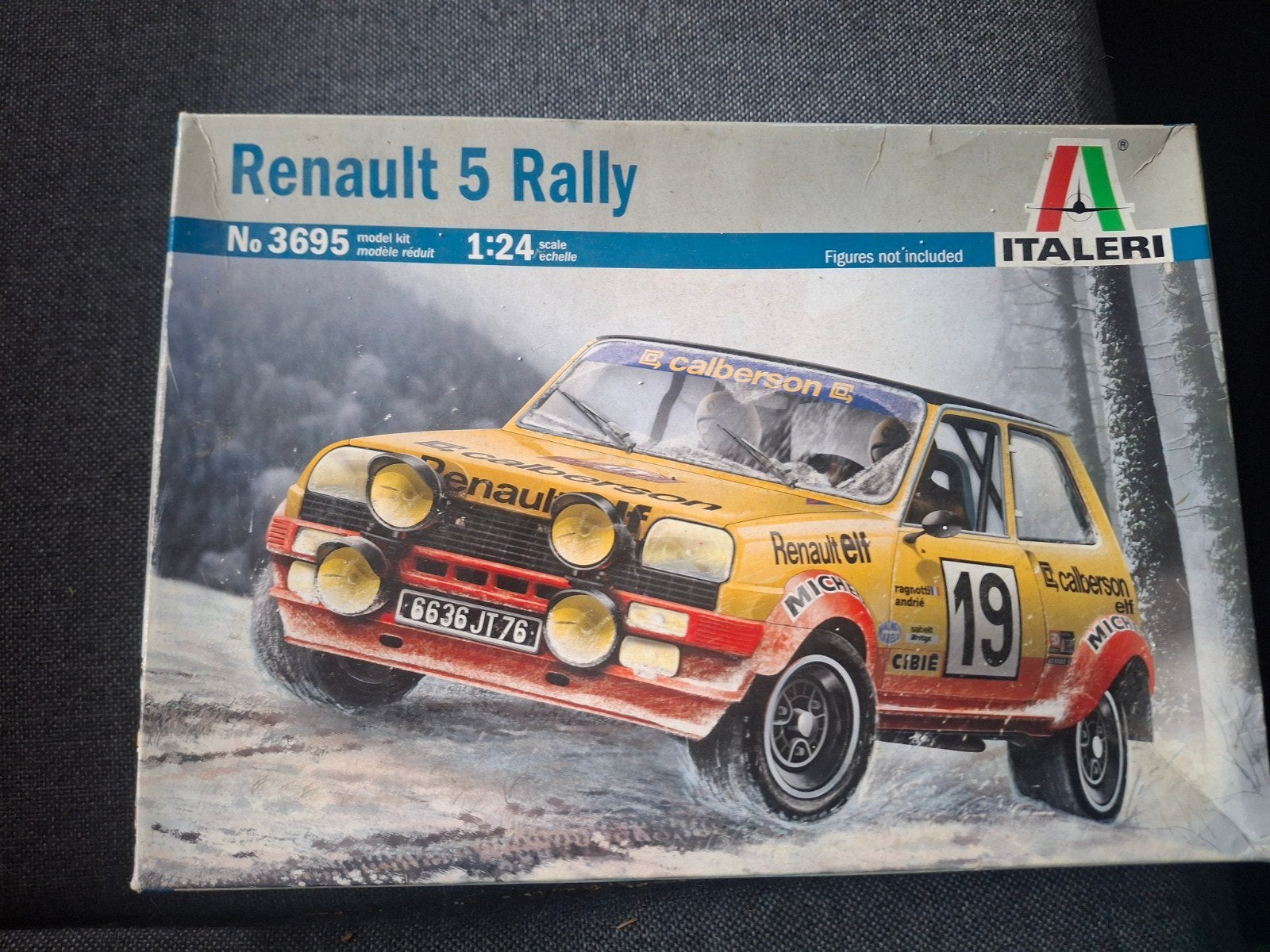 Schaalmodel van de Renault 5 Rally geproduceerd door Italeri, Groter dan 1:32, Nieuw, Ophalen of Verzenden, Italeri