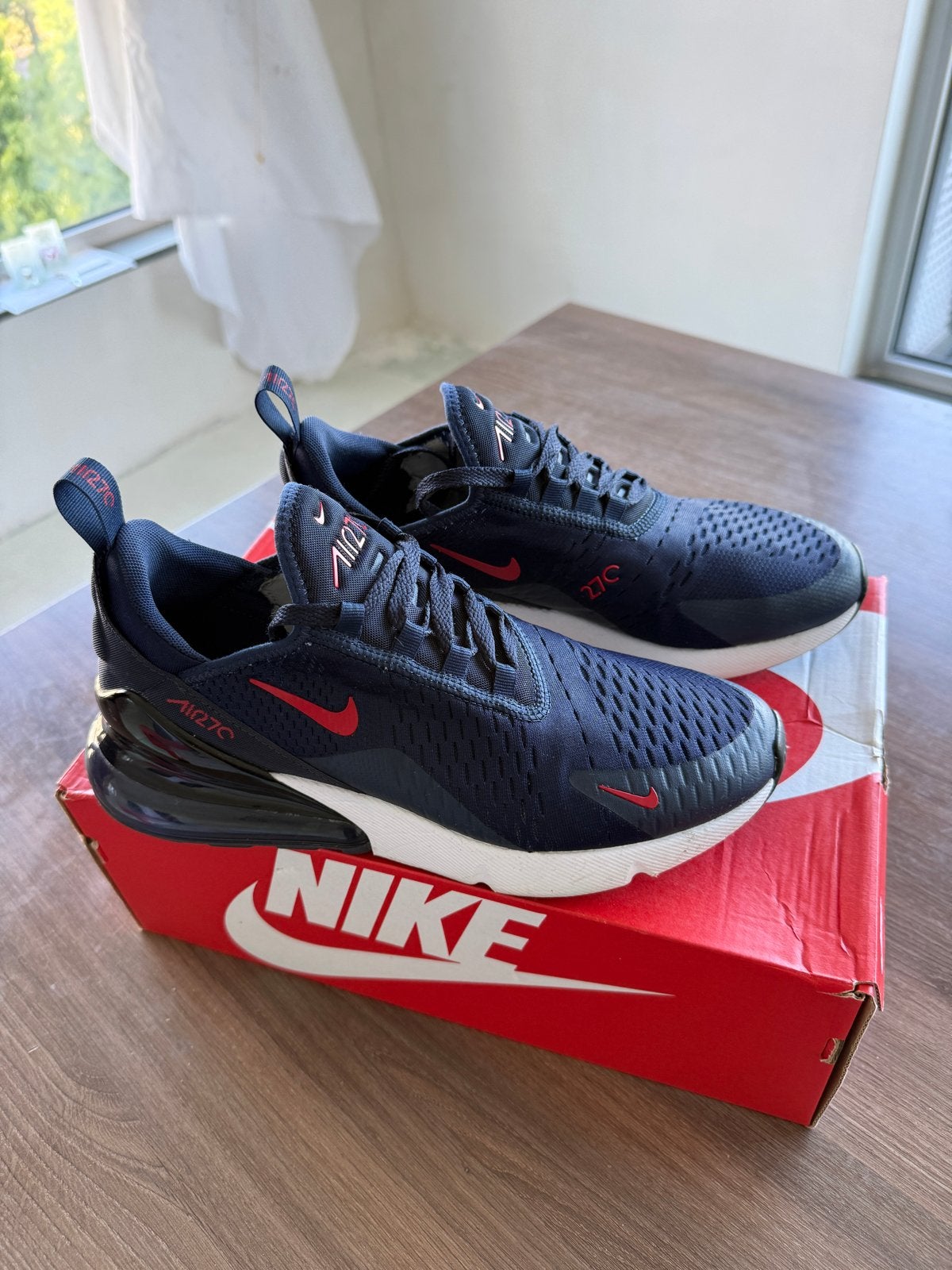Nike Air Max 270 blauw met rood accent, maat 41, Ophalen of Verzenden, Zo goed als nieuw, Blauw