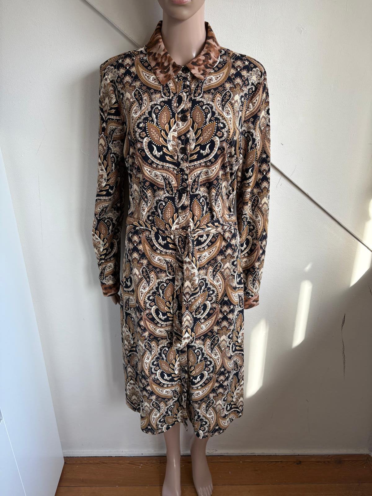Tramontana doorknoopjurk maat xl 44 bruin beige zwart, Kleding | Dames, Jurken, Bruin, Maat 42/44 (L), Ophalen of Verzenden, Zo goed als nieuw