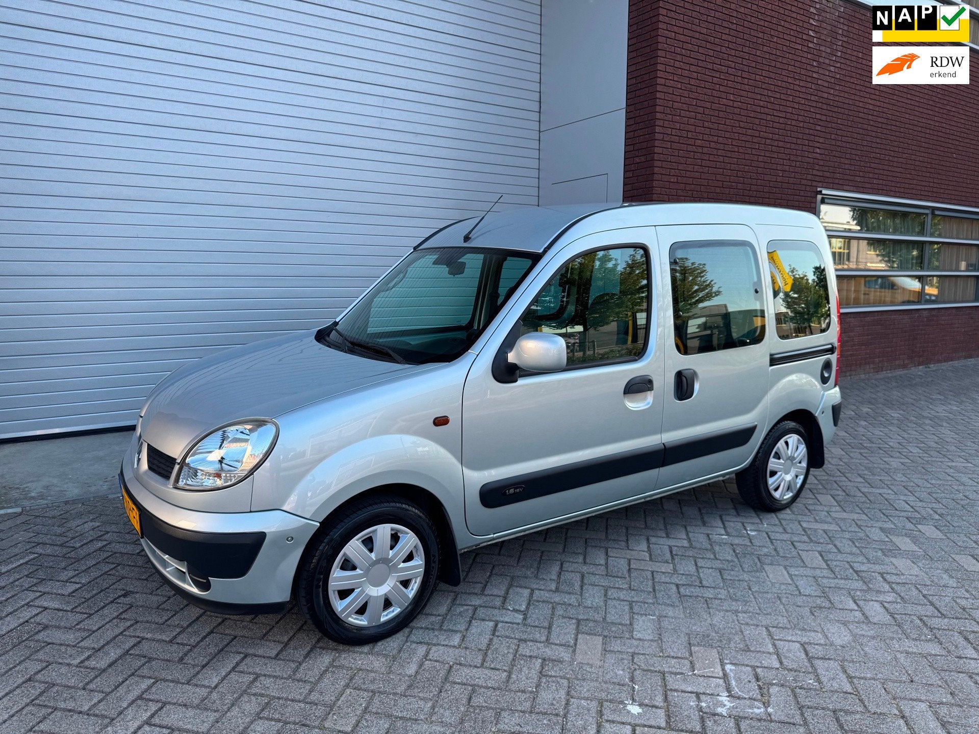 Renault Kangoo 1.6-16V Privilège Airco Nw Apk Nap, Gebruikt, 49 €/maand, Origineel Nederlands, Bedrijf