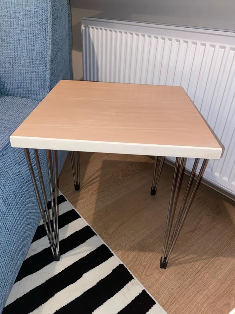 Retro Pin Age bijzettafel met houten blad en metalen poten, Ophalen, Minder dan 45 cm, Minder dan 55 cm, Gebruikt