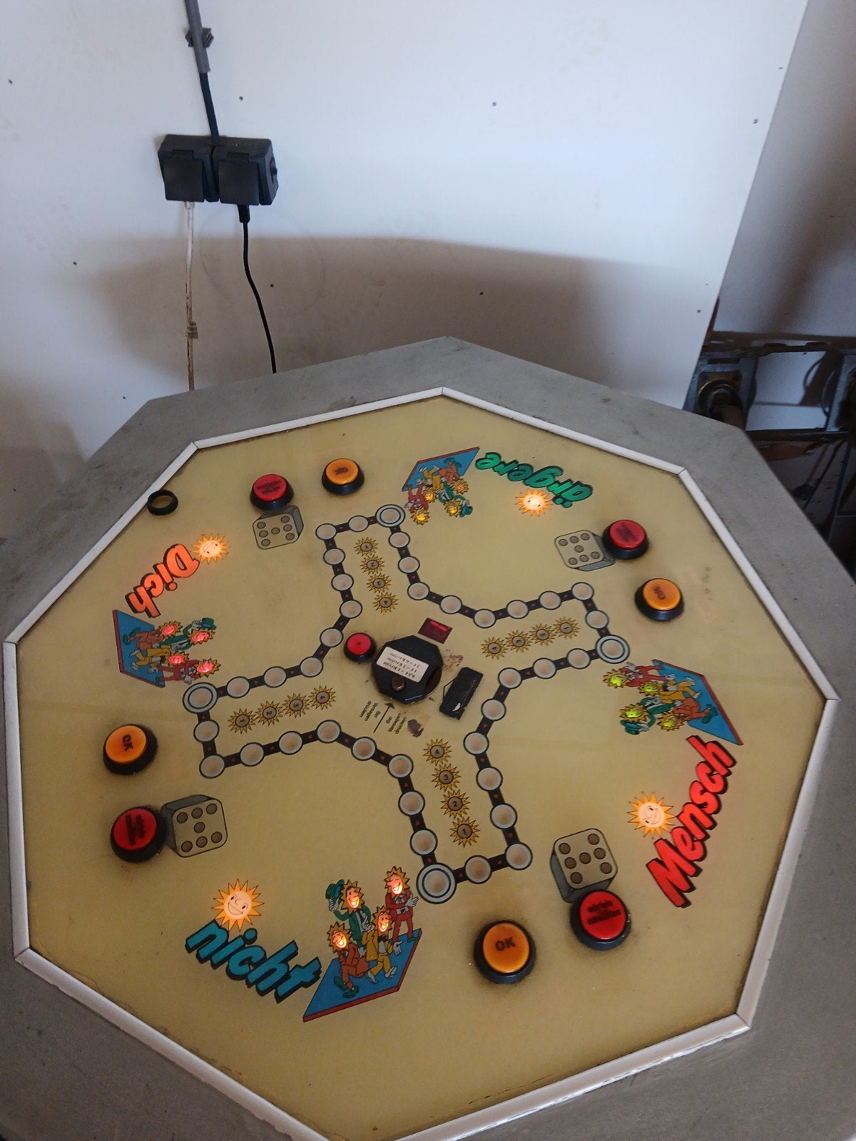 Vintage Mens Erger Je Niet Arcade Spel, Drie of vier spelers, Ophalen of Verzenden, Gebruikt