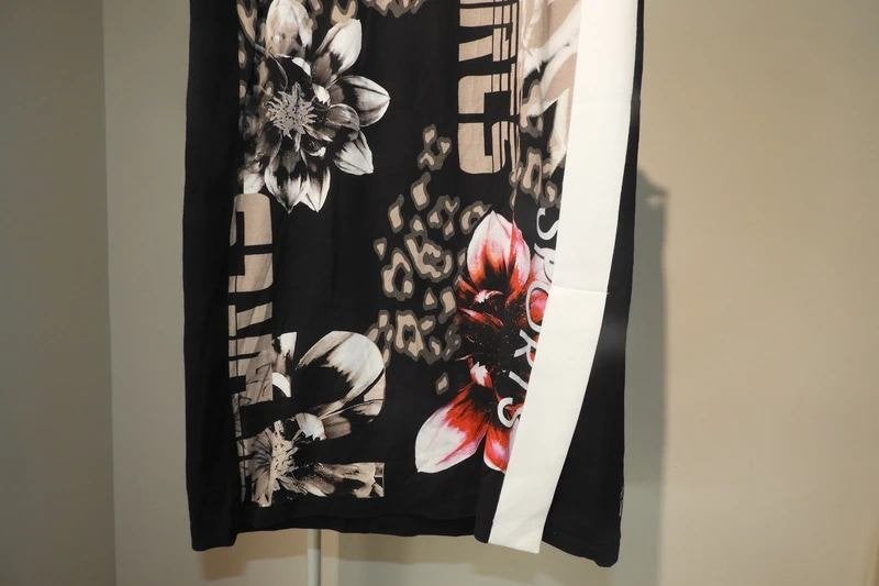 Marccain mooie rok voorkant in print band tekst print N3/M, Kleding | Dames, Maat 38/40 (M), Zo goed als nieuw, Marccain, Onder de knie
