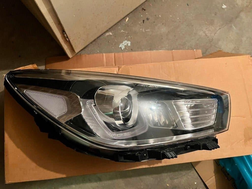 Kia Rio R+V Koplamp 92102H8200  Origineel Groene Stekker, Auto-onderdelen, Verlichting, Ophalen of Verzenden, Gebruikt, Kia
