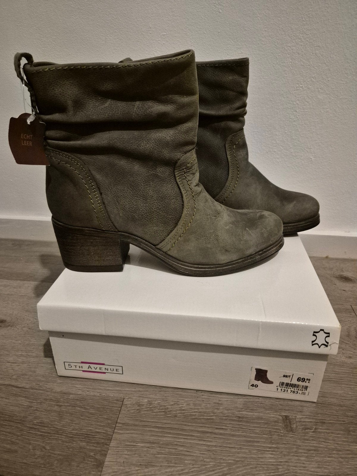 Nieuwe suède laarsjes maat 40, Lage of Enkellaarzen, Nieuw, Ophalen of Verzenden, 5th Avenue
