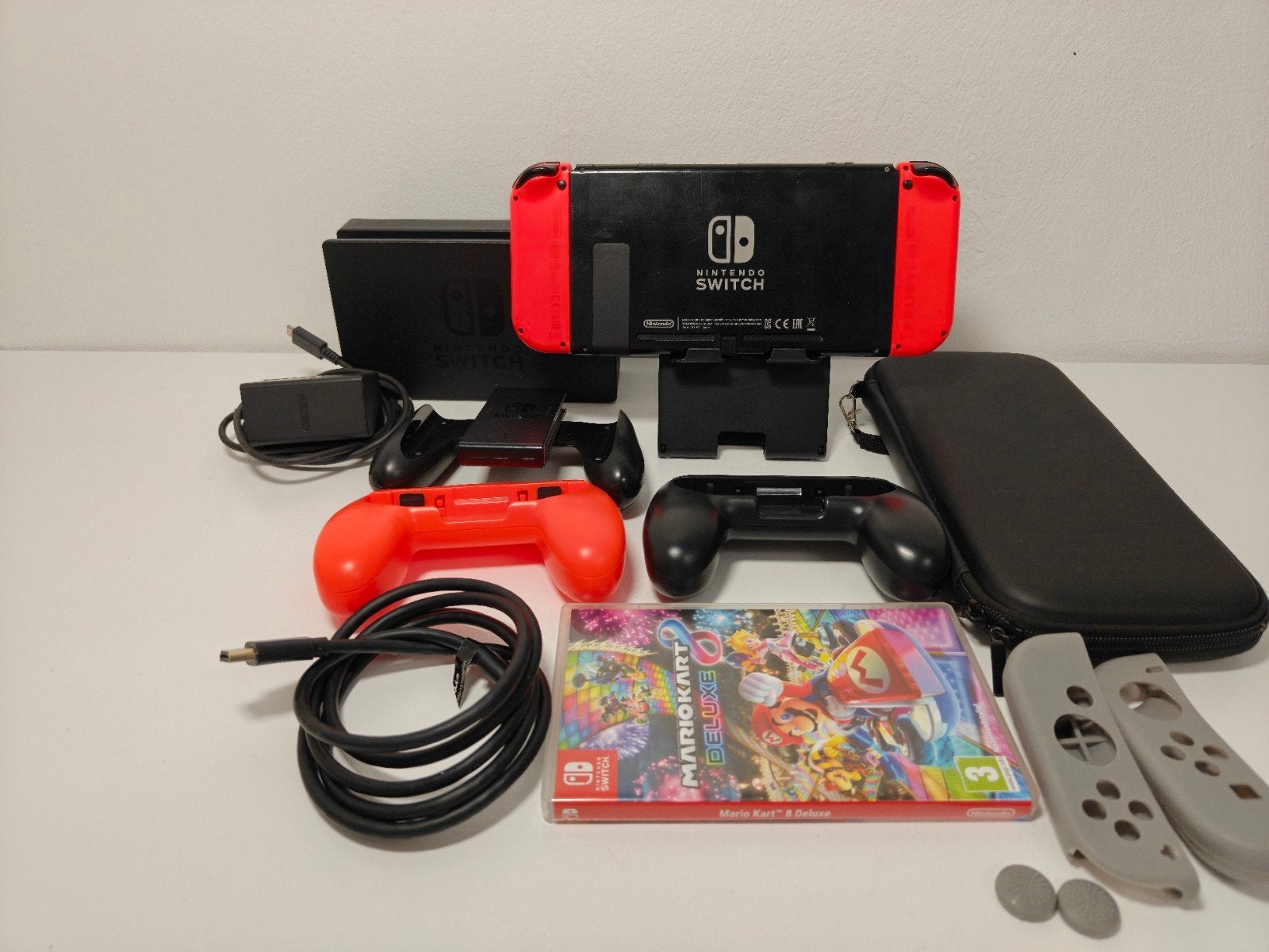 Nintendo Switch V2 met Mario Kart 8 Deluxe, Racen en Vliegen, Ophalen of Verzenden, Nvt, Nvt