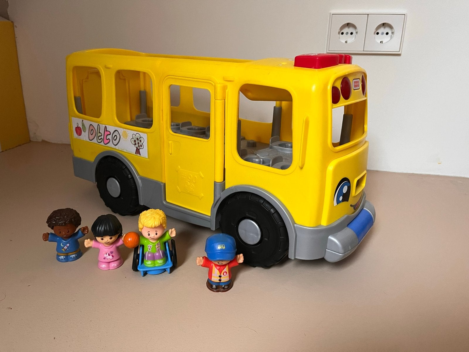Fisher-Price Schoolbus met poppetjes, Ophalen, Gebruikt, Auto of Voertuig