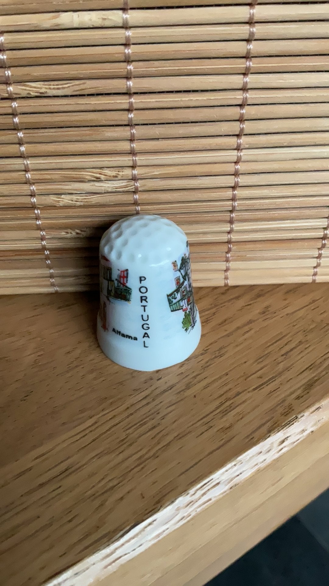 Portugal vingerhoed vingerhoedje vingerhoedjes vingerhoeden, Ophalen of Verzenden, Nieuw, Porselein, Buitenland
