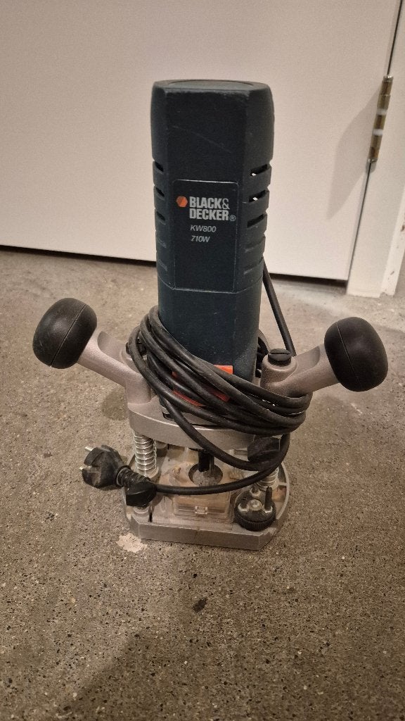 Bovenfrees Black & Decker KW800 710W + freezenset, Ophalen, Gebruikt, Black & Decker, Bovenfrees