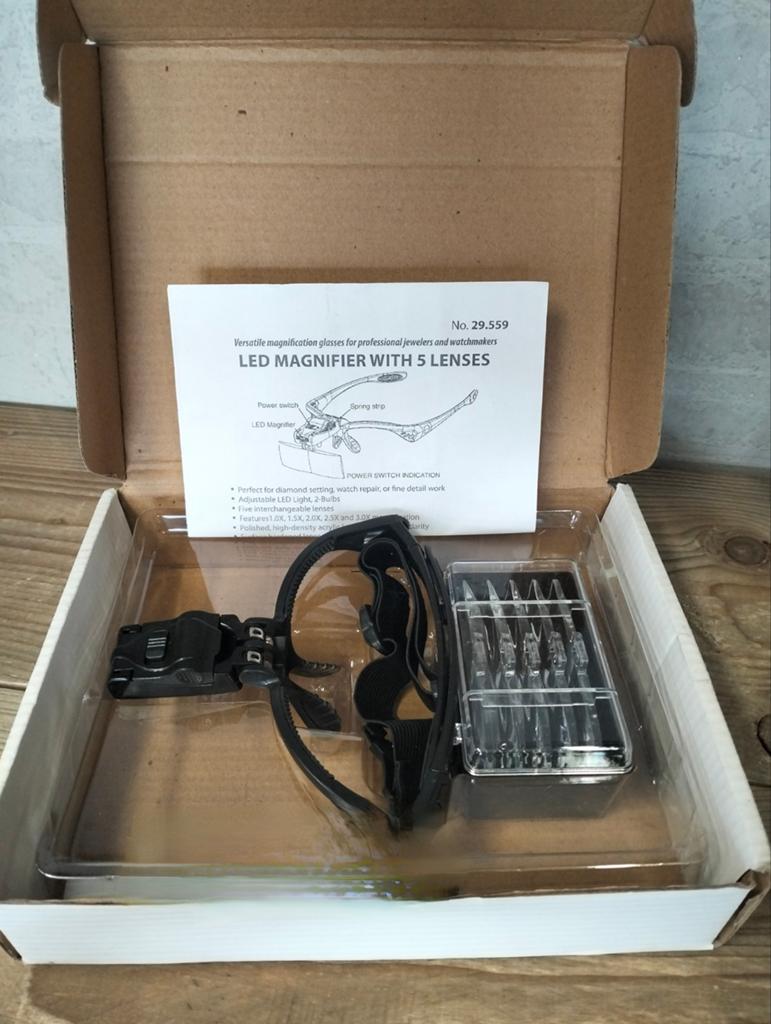 Hoofdband Loep met LED-verlichting en 6 verwisselbare lenzen, Ophalen of Verzenden, Nieuw, Vergrootglas of Loep