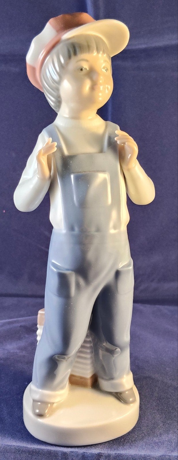Lladró "Nino de Madrid" (Jongen uit Madrid) - Nr. 4898, Ophalen of Verzenden, Zo goed als nieuw, Mens