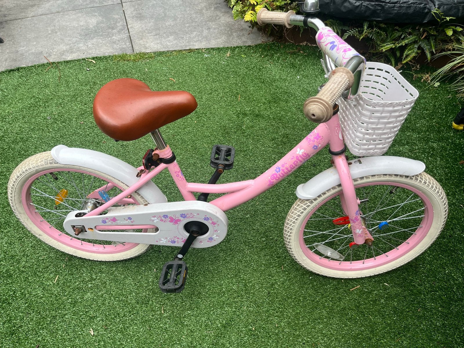 Nogan Butterfly roze meisjes fiets 18 inch met mandje- Nogan, Ophalen, Gebruikt, Terugtraprem, 16 tot 20 inch