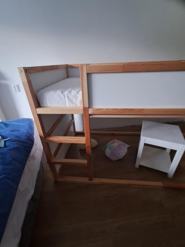 Stevig houten hoogslaper met matras, Kinderen en Baby's, Kinderkamer | Stapelbedden en Hoogslapers, Ophalen, Gebruikt, Hoogslaper