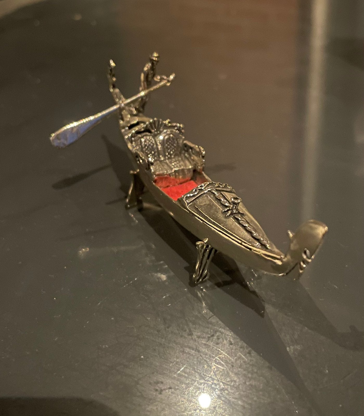 Massief zilveren miniatuur gondel gemerkt!, Ophalen of Verzenden, Zilver