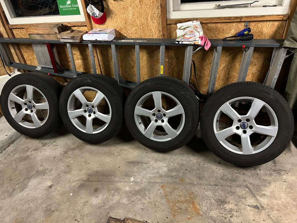 Volvo Cratus 18” velgen met zomerband, 18 inch, Banden en Velgen, Ophalen of Verzenden, 235 mm