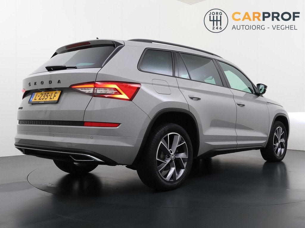 Skoda Kodiaq 1.5 TSI Sportline Business Panorama Dak | Camer, Auto's, Skoda, 4 cilinders, 150 pk, Origineel Nederlands, Bedrijf