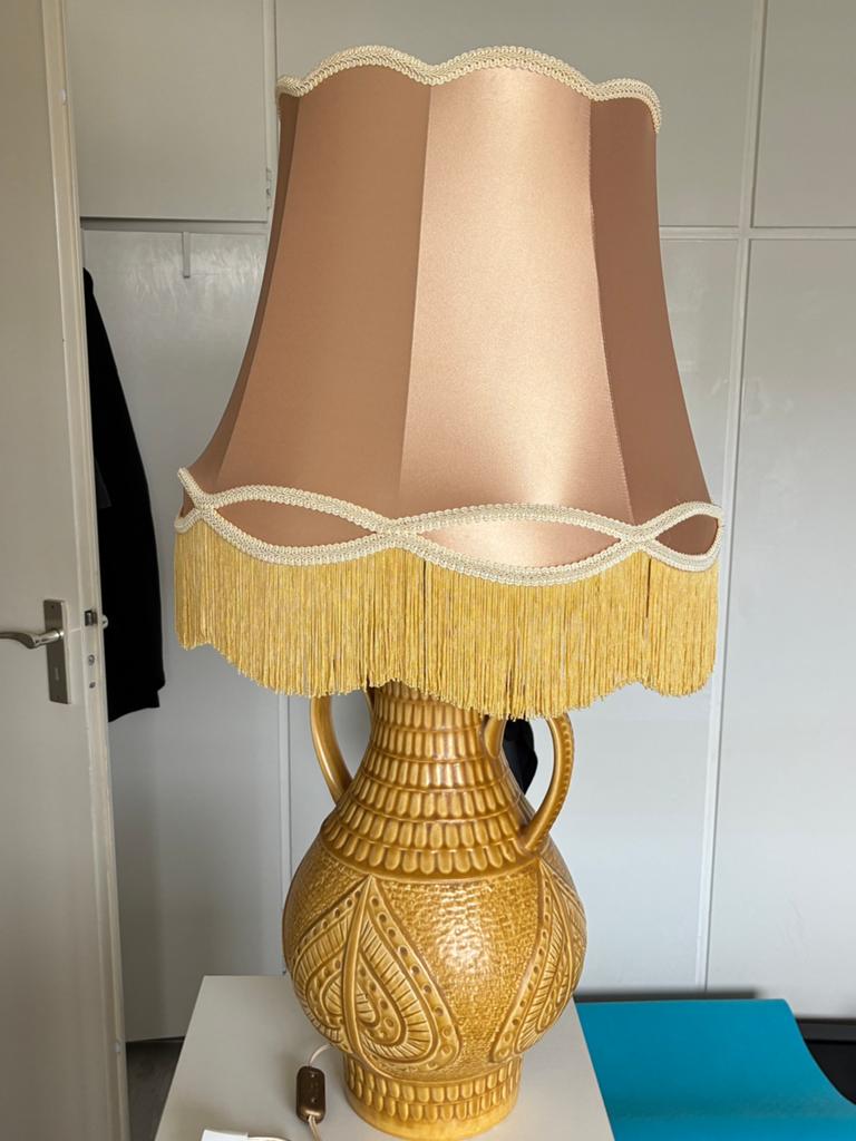 Leuke okergele lamp, Ophalen, Gebruikt, Rond