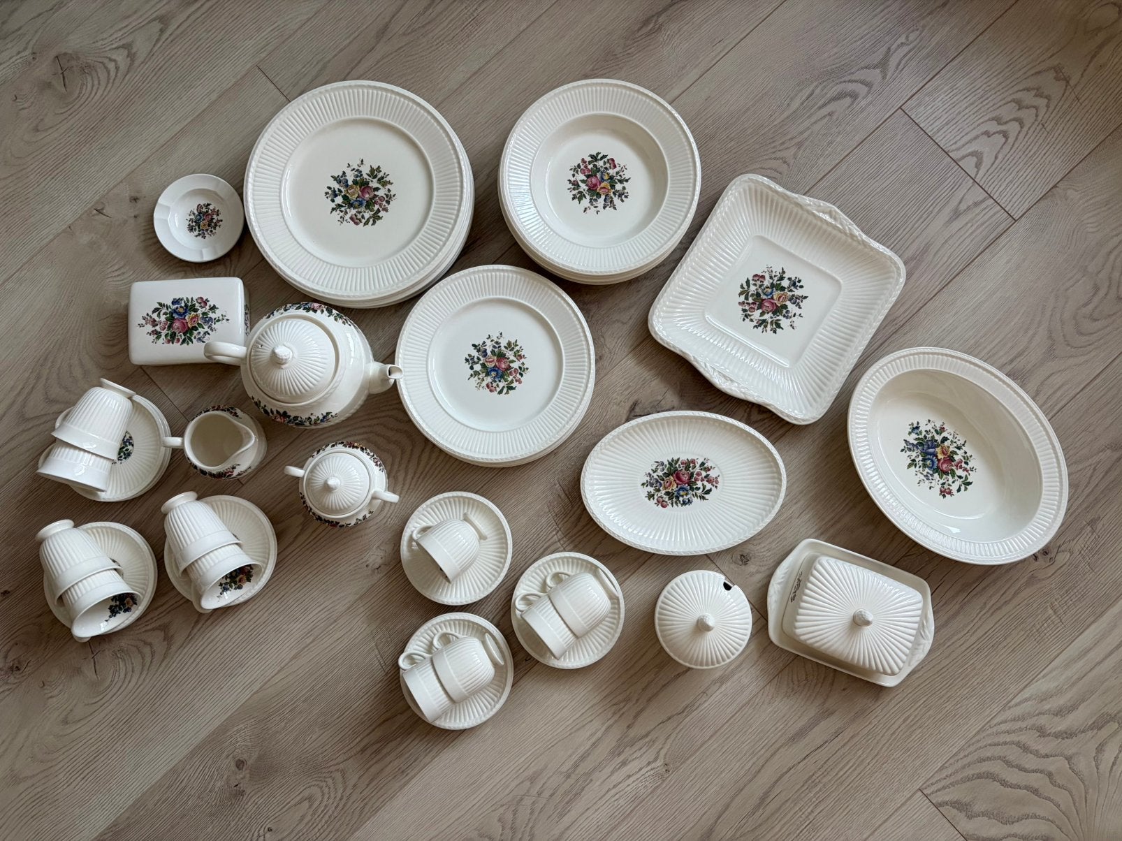 Wedgwood “Conway” servies, 53-delig, Ophalen, Gebruikt, Klassiek, Wedgwood