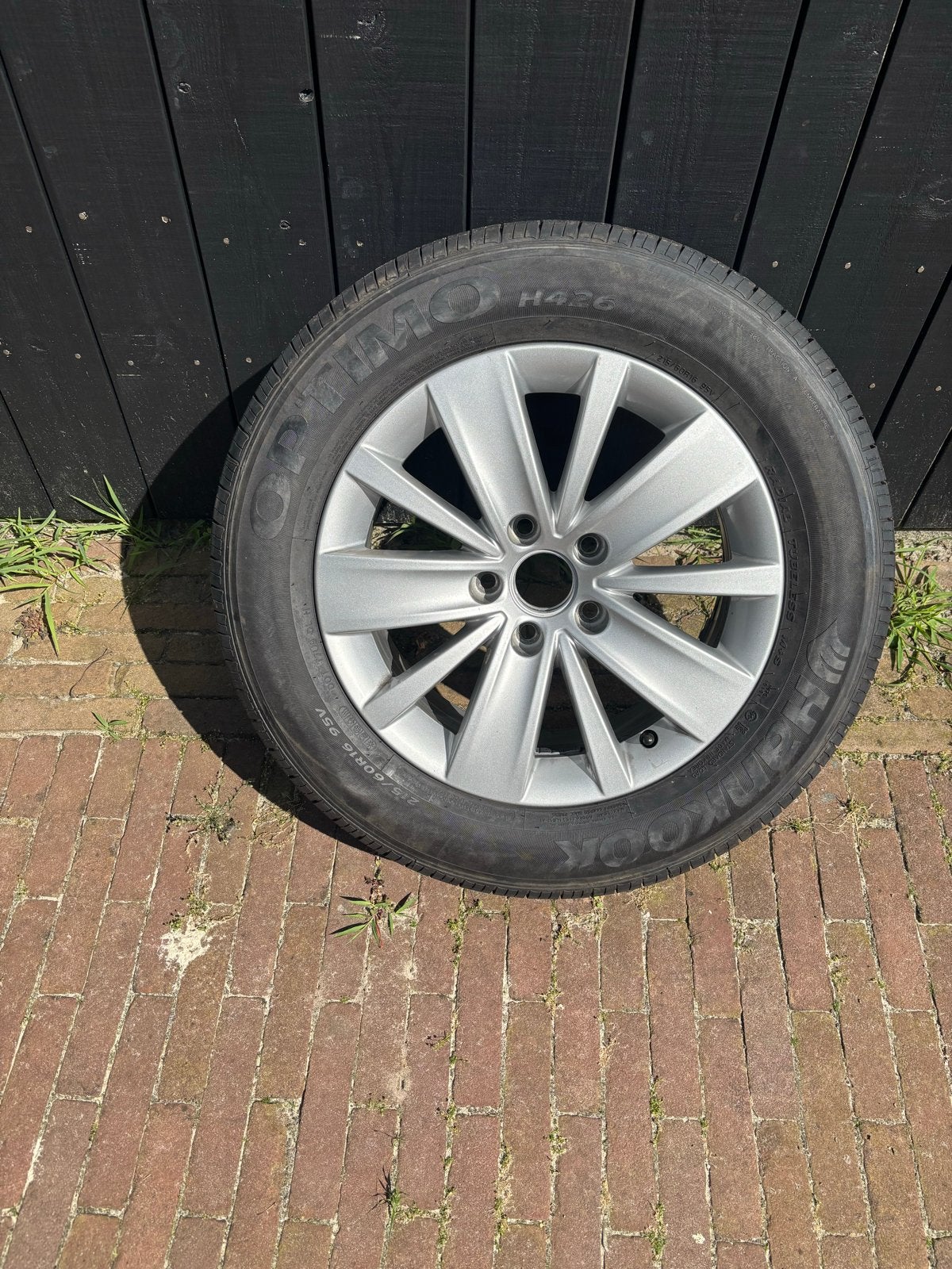 VW velg 16 inch met band - Ideaal reservewiel, Ophalen, Gebruikt