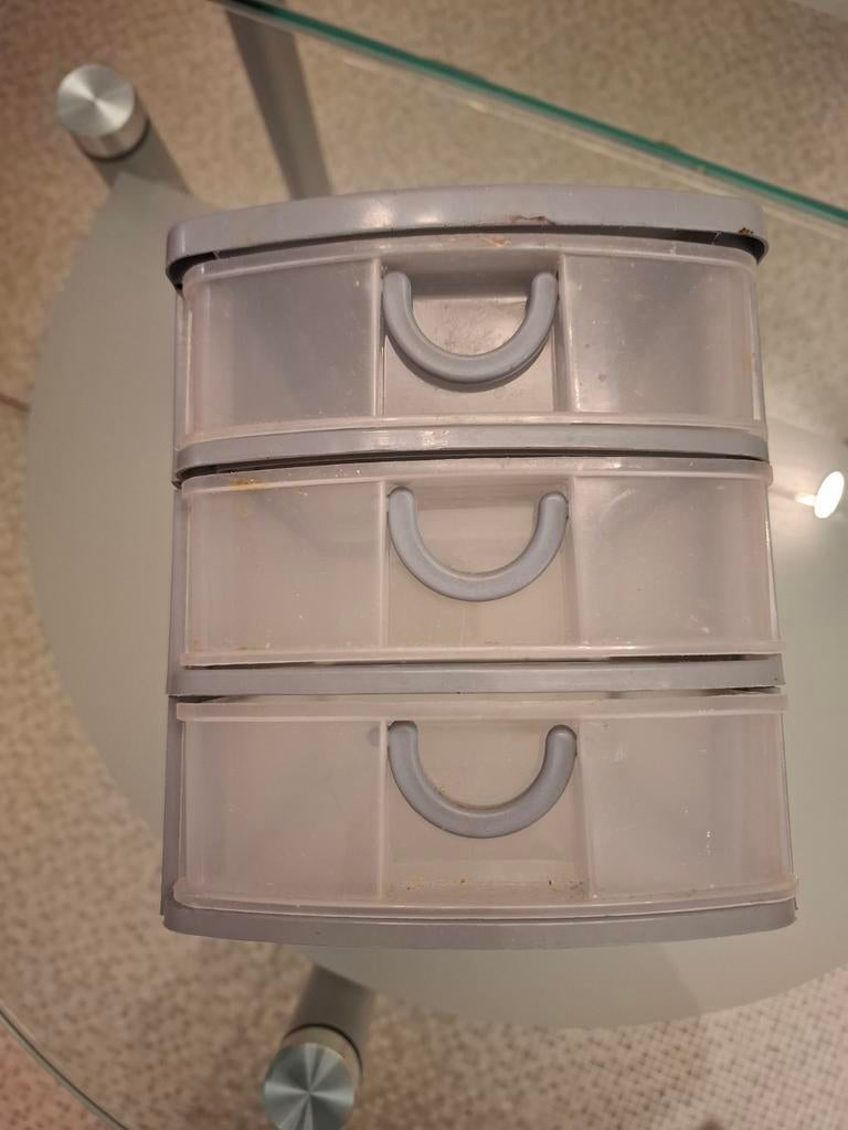 Gratis klein plastic ladekastje, Ophalen of Verzenden, Grijs, Gehele gezicht