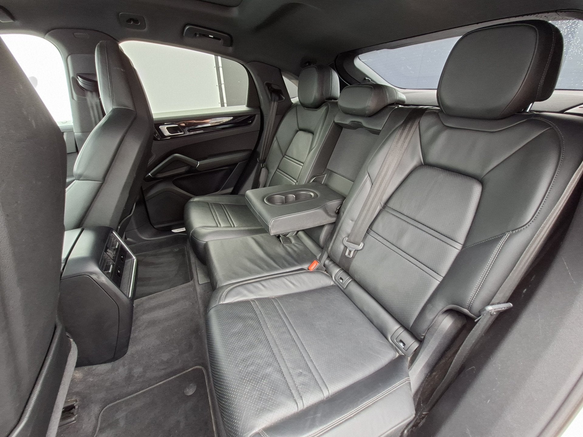 Foto 55 van Porsche Cayenne Coupé 3.0 E-Hybrid Pano Trekhaak(3500) 360