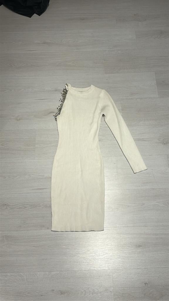 Witte jurk met zilveren details, Wit, Ophalen of Verzenden, Zo goed als nieuw, Knielengte