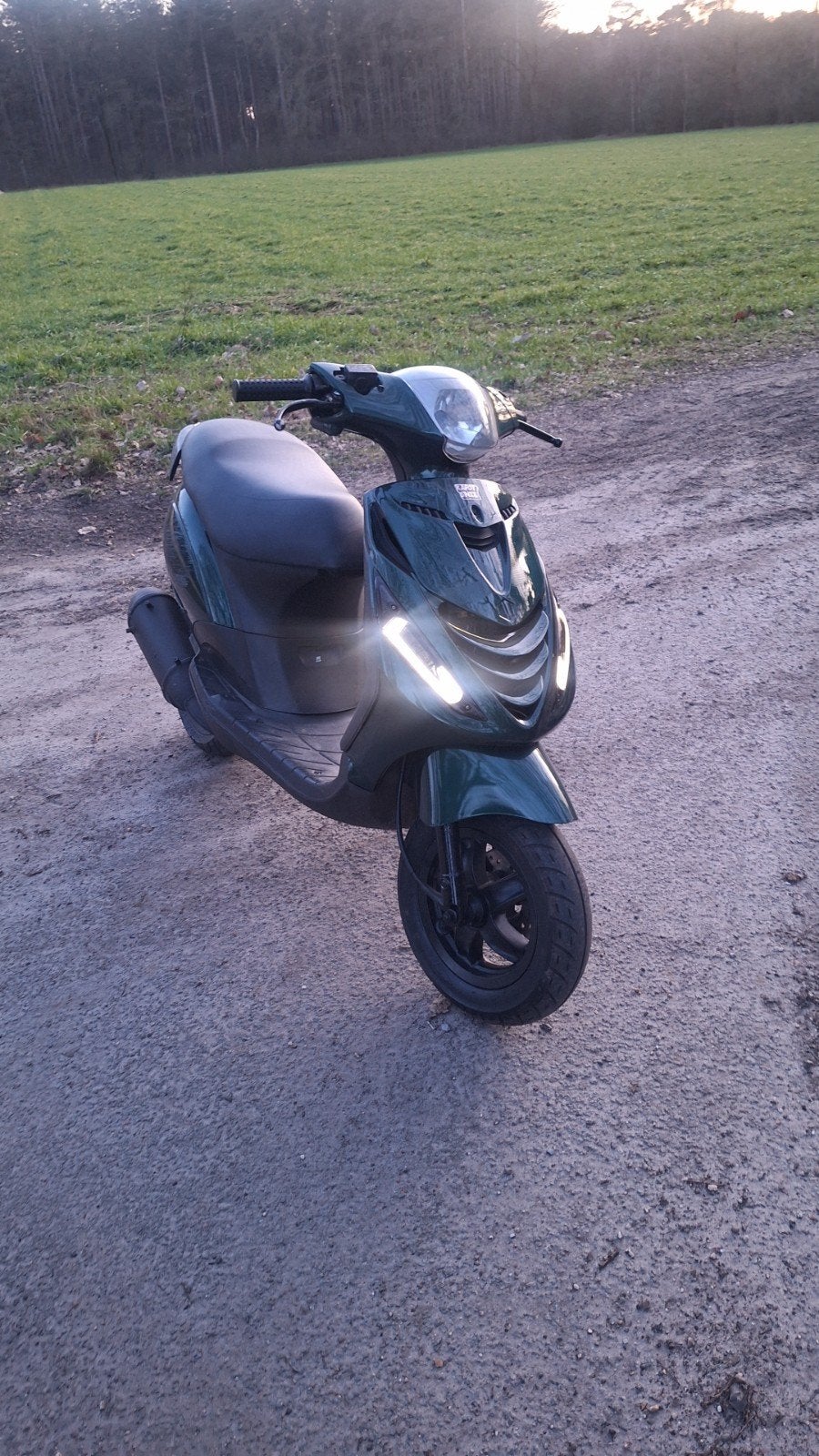 zip 180cc (a klasse), Ophalen, Zo goed als nieuw, Benzine, Zip