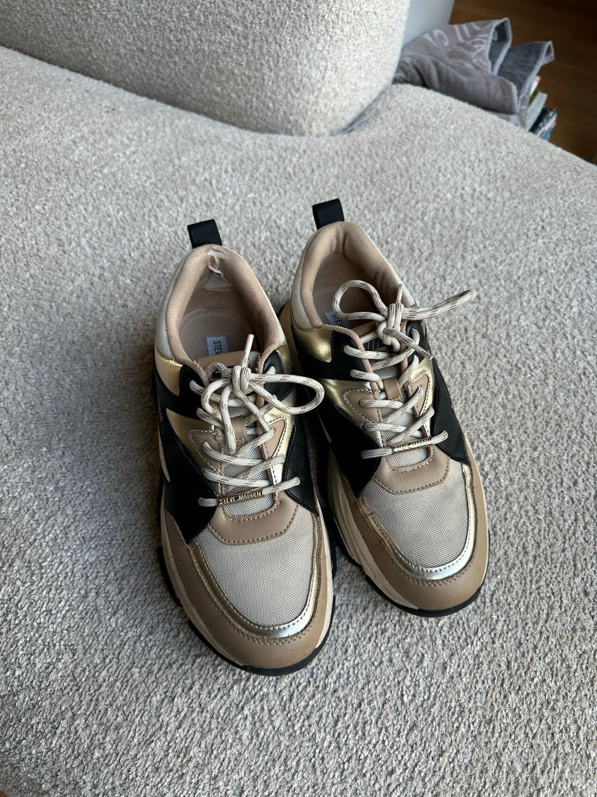 Steve Madden sneakers maat 42 - goed met lichte gebruiksspor, Kleding | Dames, Ophalen of Verzenden, Gedragen, Overige kleuren